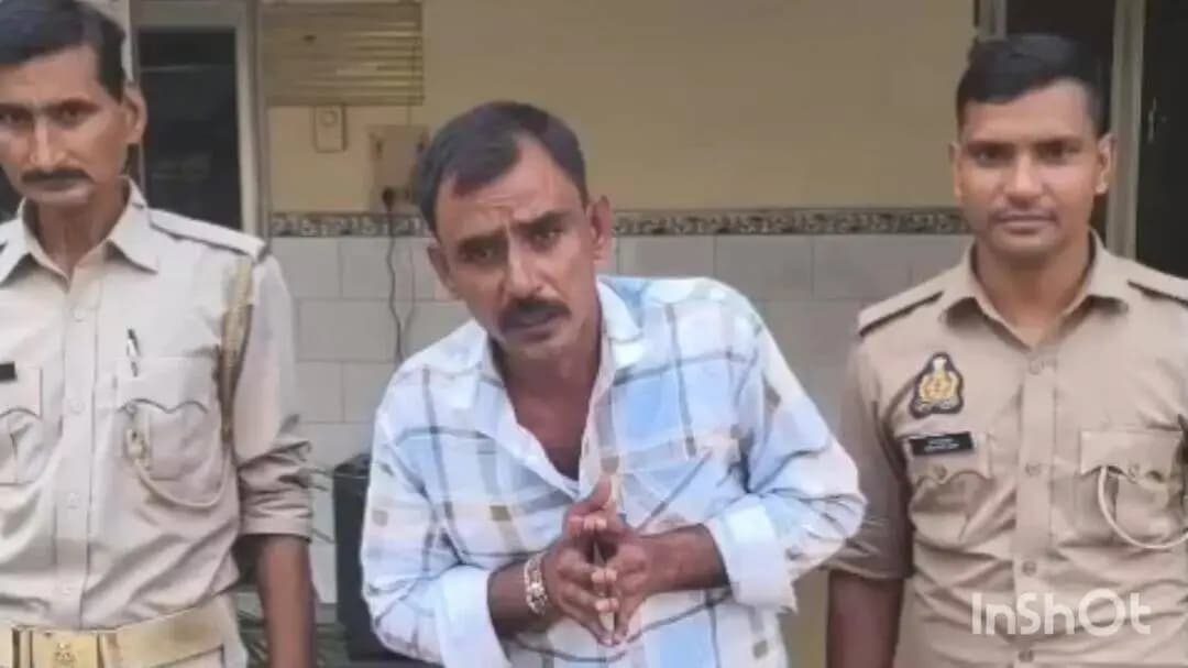 हापुड़: गांव सरावा से पुलिस ने अधिकारियों के खिलाफ अमर्यादित भाषा का प्रयोग करने वाले आरोपी को किया गिरफ्तार