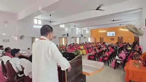 मनकापुर: गौरा विधायक ने मन्नीजोत में किया जनसंपर्क, योजनाओं के लाभार्थियों से जाना उनका हाल