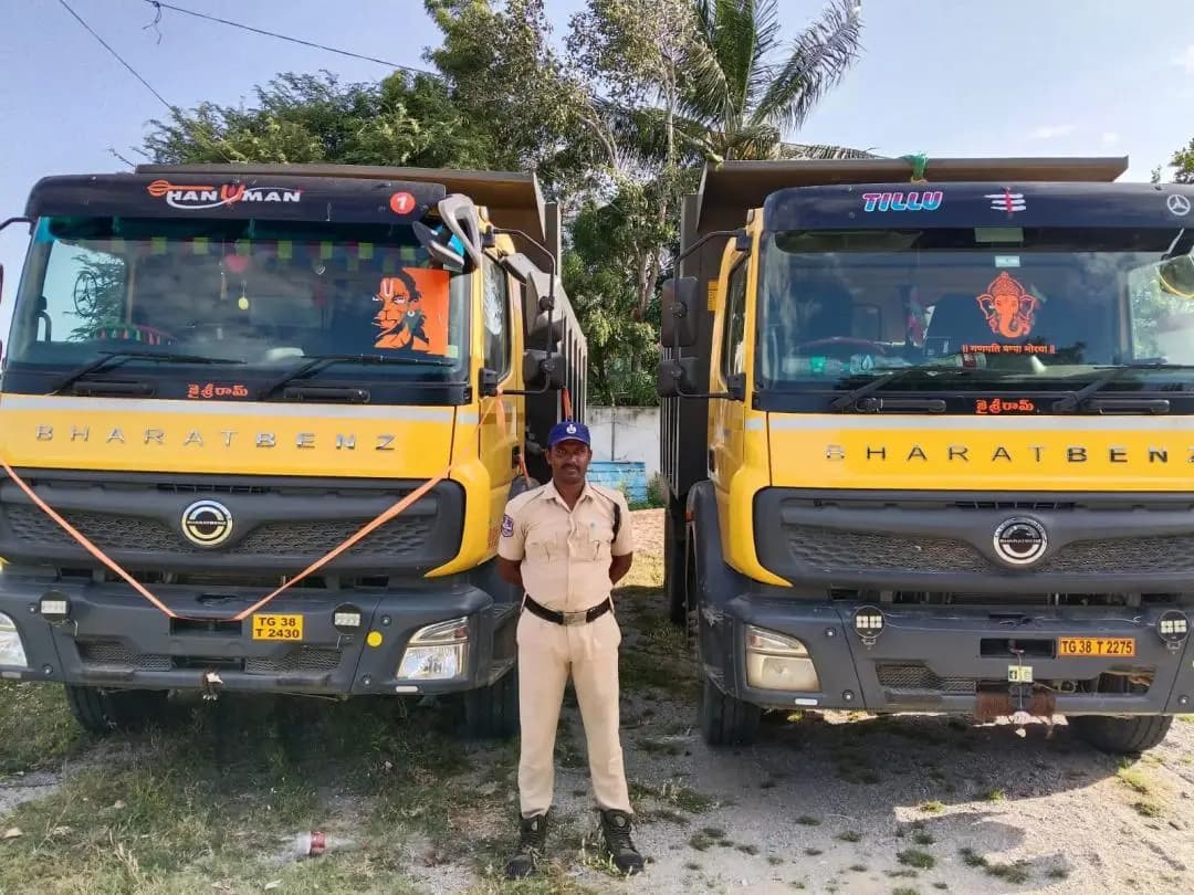 నారాయణపేట్: నారాయణపేట జిల్లా ఉట్కూర్ లో అక్రమ ఇసుక టిప్పర్ల పట్టివేత