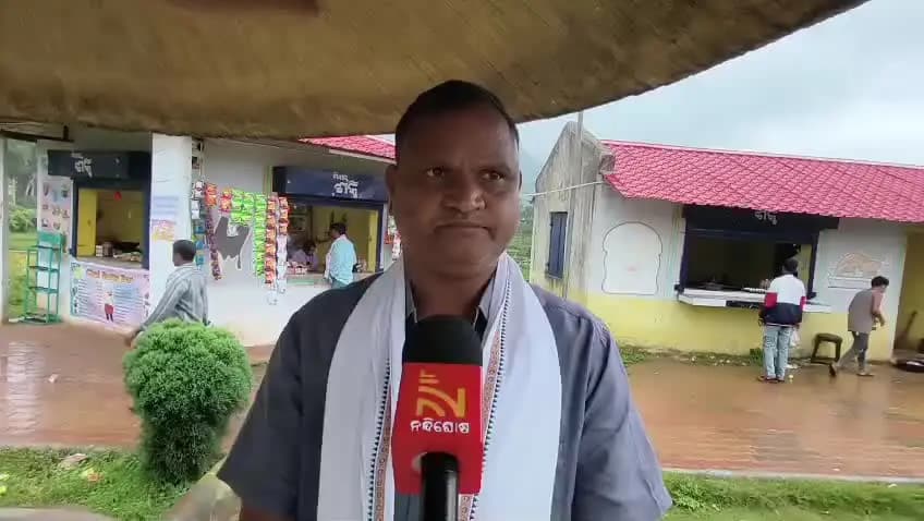 ପଟ୍ଟାଙ୍ଗୀ: ପଟାଙ୍ଗି ବ୍ଳକ ବଡାପାଡୁ ଗାଁରେ ରାସ୍ତା ସମସ୍ୟା ନେଇ ପ୍ରତିକ୍ରିୟା ରଖିଛନ୍ତି ଜିଲ୍ଲା ପରିଷଦ ସଦସ୍ୟ