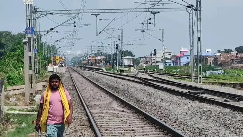 सुल्तानगंज: अकबरनगर रेलवे स्टेशन पर दर्दनाक हादसा: ट्रेन की चपेट में आने से पति-पत्नी और मासूम बेटी की मौत