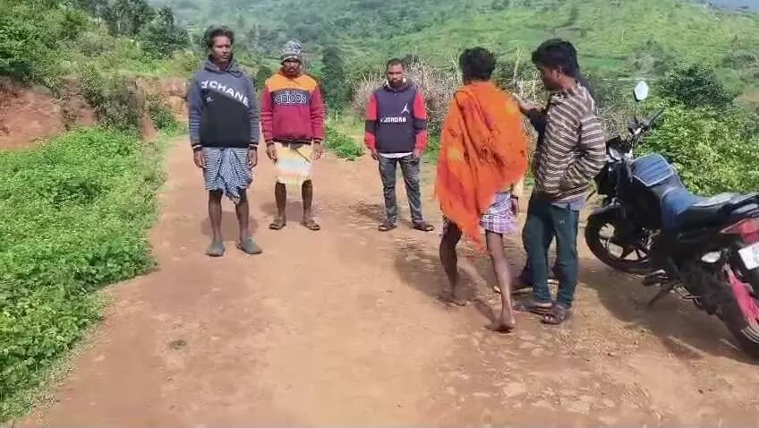 ପଟ୍ଟାଙ୍ଗୀ: Ralegada village faces serious ambulance access issue due to no proper road for years