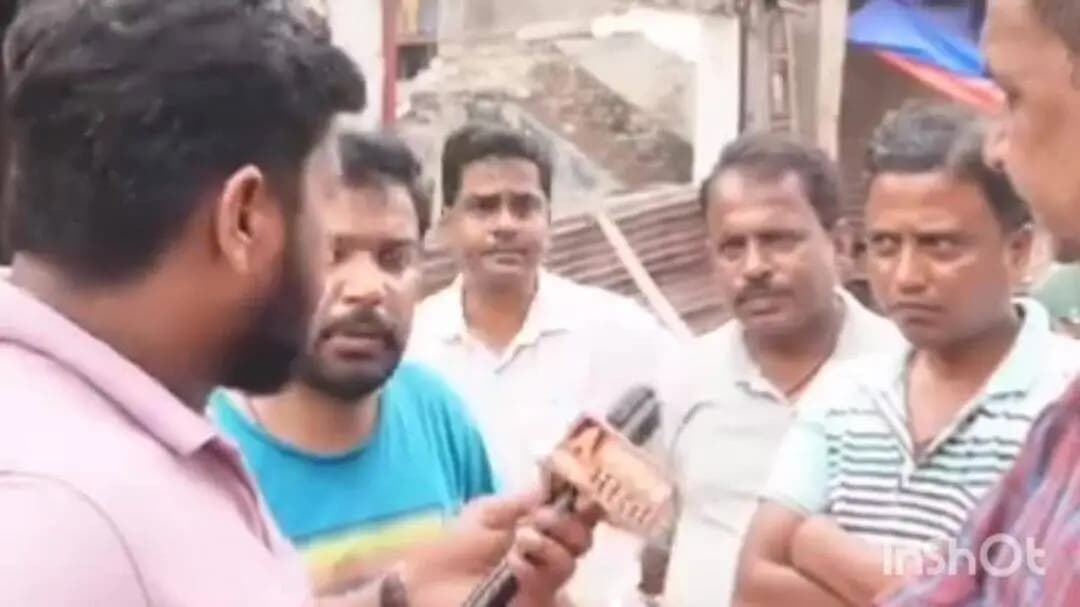 कृत्यानंद नगर: पूर्णिया में किराएदार को भगाने के लिए रातों-रात जेसीबी से गिराया गया, दूसरे दिन की स्थिति जानें, प्रशासन अलर्ट
