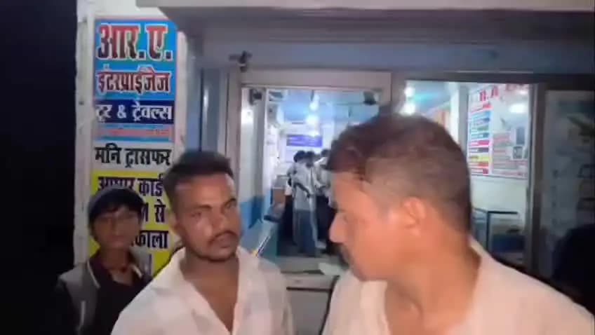 लकड़ी नबीगंज: CSP जा रहे युवक पर साइबर कैफे में हमला, गेट तोड़कर चाकू से वार कर 4 लाख और सोने की चेन लूटी