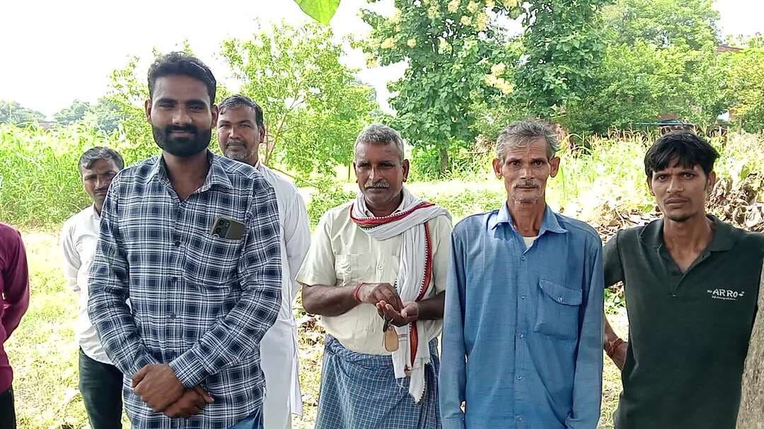 दुबरा पहाड़ी पंचायत भवन पर सचिव नहीं बैठते हैं ग्रामीणों का कहना है