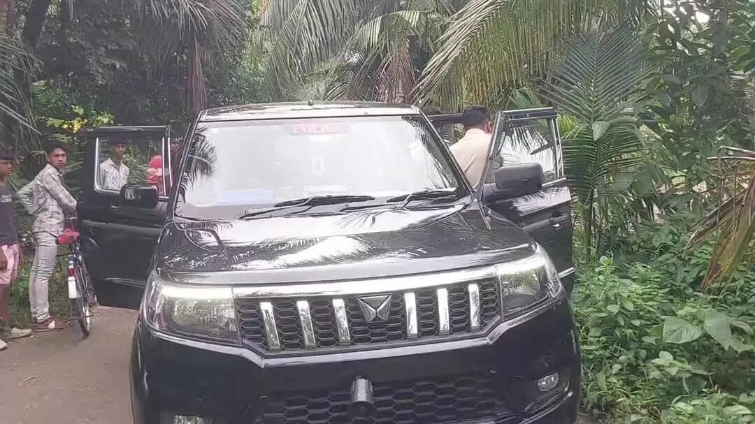 ময়না: পূর্ব দক্ষিণ মানা গ্রামে পানের বরজ থেকে মহিলার মুখ হাত বাধা মৃতদেহ উদ্ধার ঘেরে রহস্য ঘনীভূত, তদন্তে পুলিশ