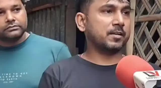 ডিফু: ধৰ্মনালা দলঙৰ সমীপৰ এখন দোকানতো বৰষুণৰ পানীয়ে ব্যাপক ক্ষতি কৰে, দোকানখনত থকা প্ৰায় ৪০০ বস্তা চাউল পানীত ক্ষতিগ্ৰস্ত হয়