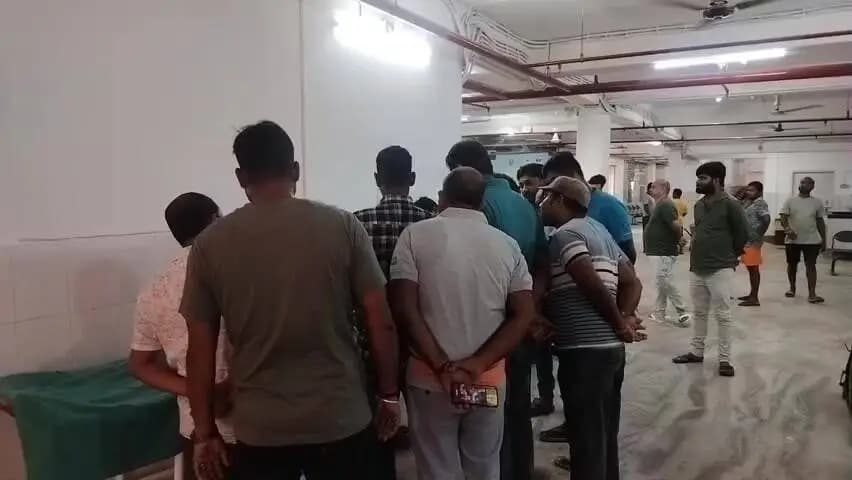 गोड्डा: कारुडीह के समीप स्कोर्पियो दुर्घटनाग्रस्त, परखच्चे उड़े, एक की मौत, 4 रेफर