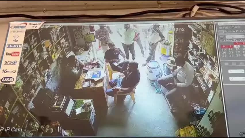 पुष्कर: पुष्कर में दिनदहाड़े दुकान में घुसकर किया हमला, दुकानदार गंभीर रूप से घायल, पुलिस कर रही है जांच।