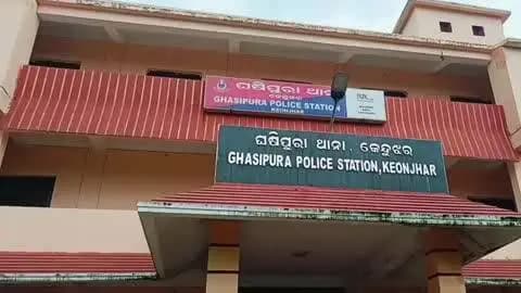ଘସିପୁରା: ନାରଙ୍ଗପୁର ଗ୍ରାମରେ ଖୁଦୁରୁକୁଣୀ ଓଷା ପାଇଁ ଚାନ୍ଦା ମାଗୁଥିବା ବେଳେ ସେହି ଗ୍ରାମାର ଜଣେ ଯୁବକ ଆସି ଜଣେ ଯୁବତୀଙ୍କୁ ଆକ୍ରମଣ