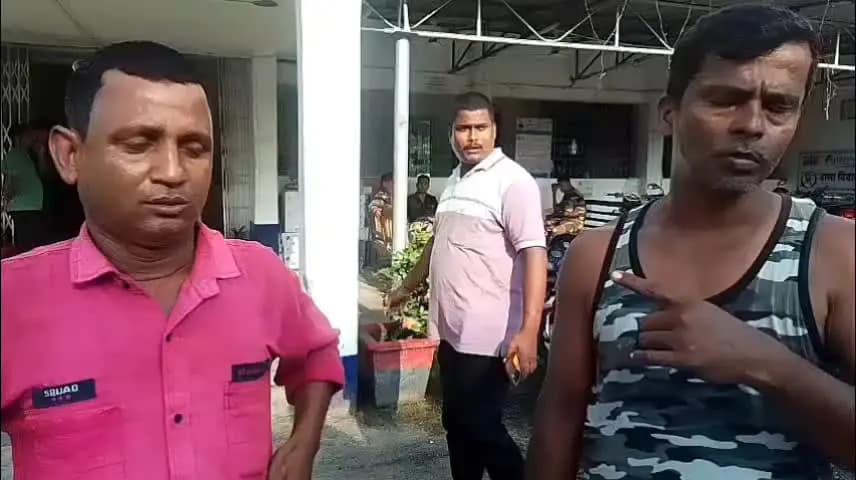 কাঞ্চনপুর: ধর্মনগর অফিস টিলা এলাকার কালী মন্দির সংলগ্ন এলাকায় এক টমটম চালককে প্রকাশ্য রাস্তায় মারধরের অভিযোগ