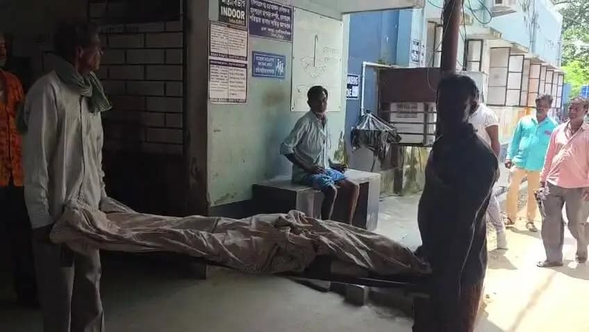 ইন্দাস: ইন্দাসের আব্দুলপুরে ১১ হাজার ভোল্টের তারে বিদ্যুৎস্পৃষ্ট হয়ে গায়ত্রী হাটির মৃত্যু