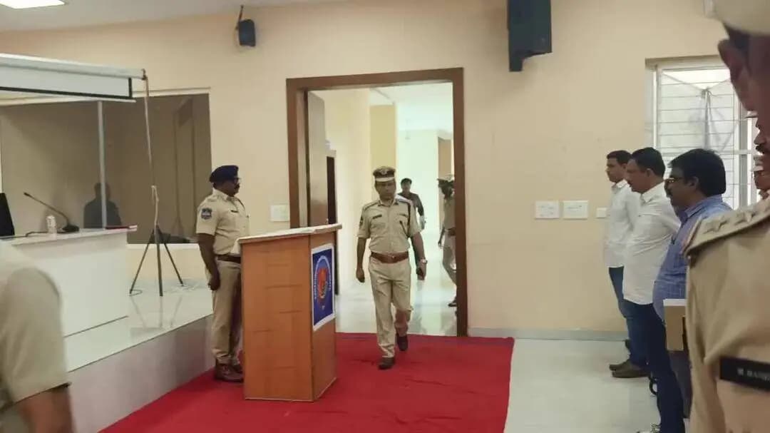 రామగుండం పోలీస్ కమిషనరేట్లో ఘనంగా ప్రజాకవి కాళోజీ జయంతి వేడుకలు.