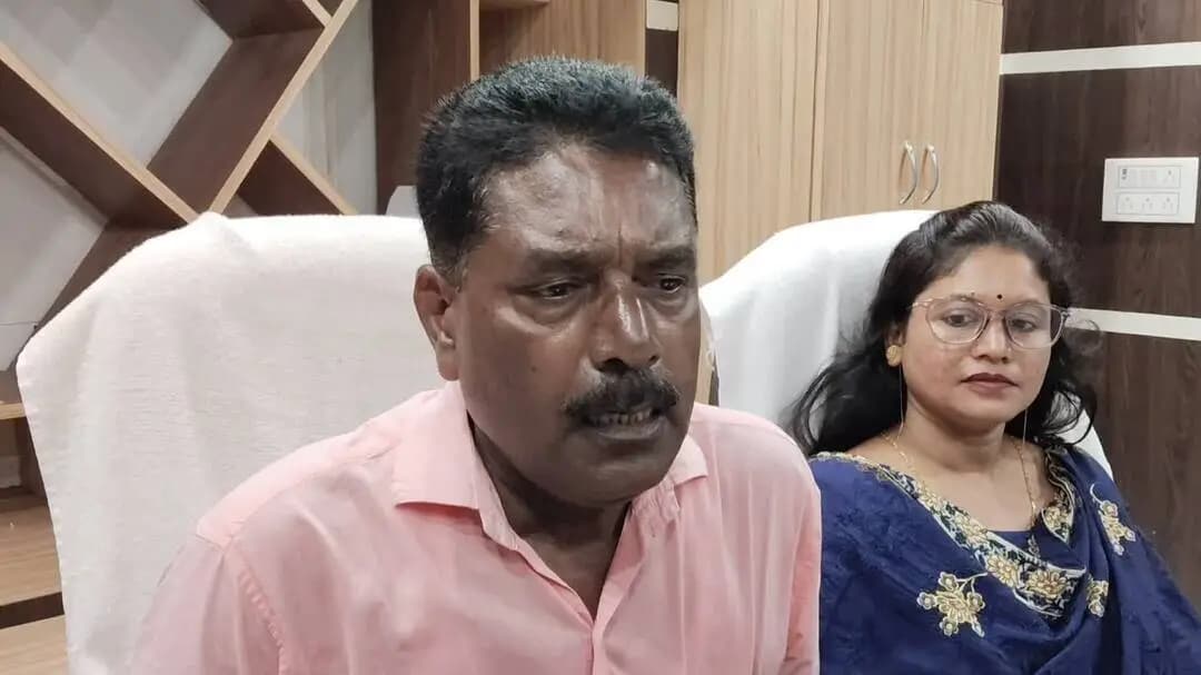 বড়ঞা: বড়ঞায় বেহাল রাস্তা, বাড়ছে দুর্ভোগ! সমস্যার সমাধান নিয়ে কী বললেন সহ-সভাপতি শুনুন