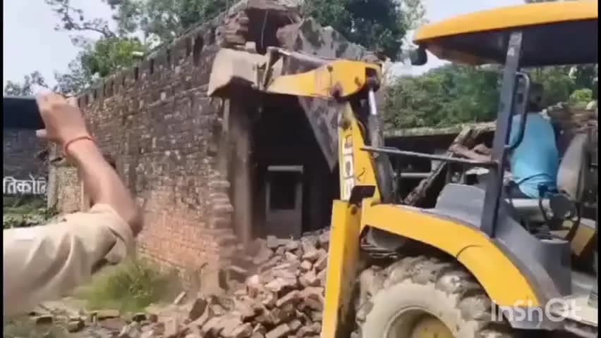 लखीमपुर: बुलडोजर कार्रवाई के संबंध में डीएम अंजनी कुमार सिंह ने दी जानकारी