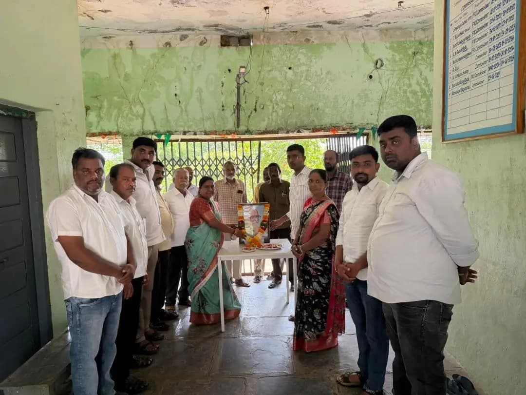 మరిపెడ: మరిపెడ మున్సిపల్ కార్యాలయంలో ఘనంగా కాళోజీ జయంతి వేడుకలు