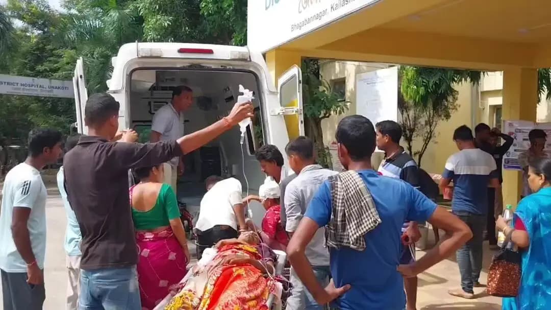 কৈলাশহর: কৈলাসহর কাউলি কুড়া এলাকায় একদম প্রত্যেকে দা দিয়ে কোপানোর অভিযোগ উঠে এক ব্যক্তির বিরুদ্ধে
