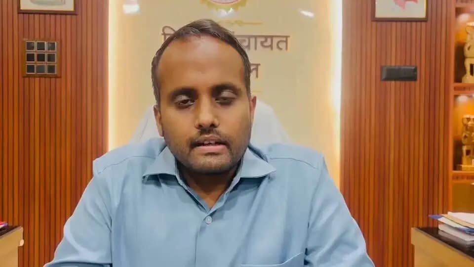 माटी गणेश, सिद्ध गणेश घर-घर विराजें माटी गणेश
पर्यावरण संरक्षण का दें संदेश, माटी की प्रतिमा अपनाएं,
पर्यावरण को स्वच्छ बनाएं।
सीईओ जिला पंचायत
श्री शिवम प्रजापति
#शहडोल #shahdol Jansampark Madhya Pradesh CM Madhya Pradesh