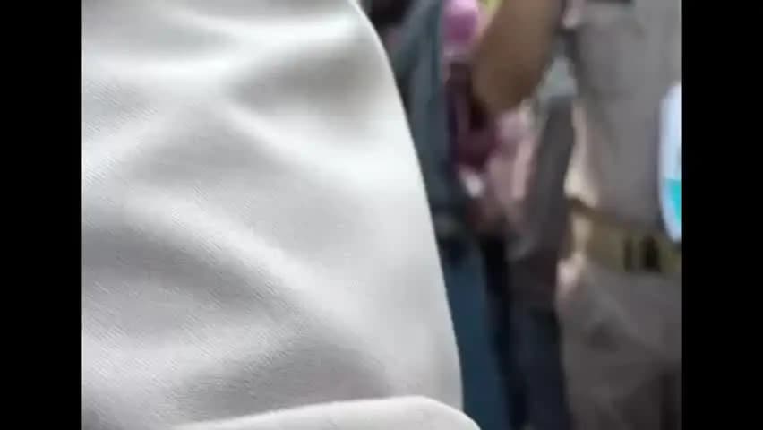 पुवायां: कलन्दरगंज में बच्चा पकड़ने की अफवाह से मचा हड़कंप, ग्रामीणों ने एक महिला को पकड़ा