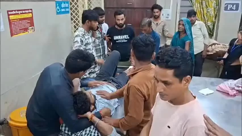 दमोह: झापन-लकलका मार्ग पर बस की टक्कर से बाइक सवार दंपती और 3 वर्षीय मासूम घायल, गंभीर हालत में भर्ती