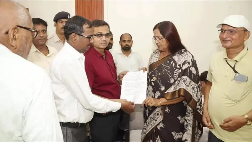 तिलौथू: सासाराम सर्किट हाउस में स्नेहलता कुशवाहा ने क्षेत्रवासियों की समस्याएं सुनीं