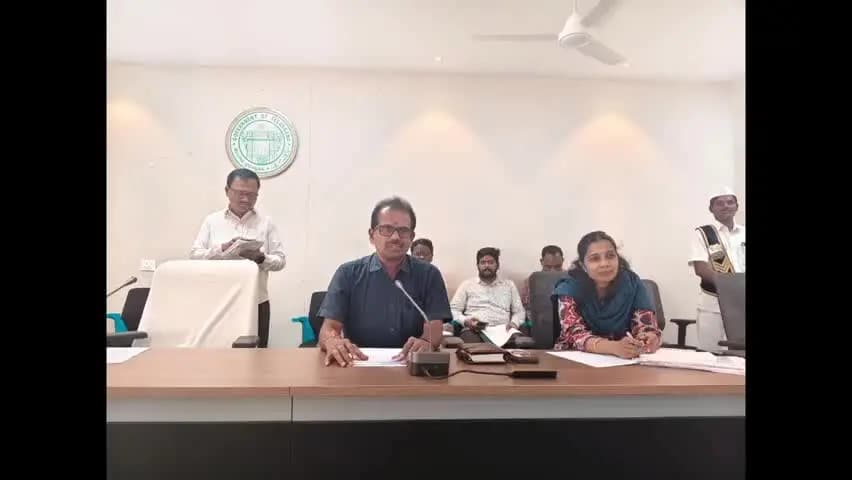 ములుగు: ప్రజాపాలన దినోత్సవ వేడుకలకు పకడ్బందీ ఏర్పాట్లు చేయాలి
– రెవెన్యూ అదనపు కలెక్టర్ సీహెచ్ మహేందర్ జి