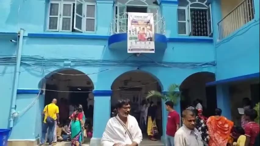 কালনা ১: কালনা পৌরসভায় পৌর কর্মীদের কর্ম বিরতি, কালনা পৌরসভার কাউন্সিলরদের বিরুদ্ধে এসডিও কে ডেপুটেশন বিজেপি কর্মীদের