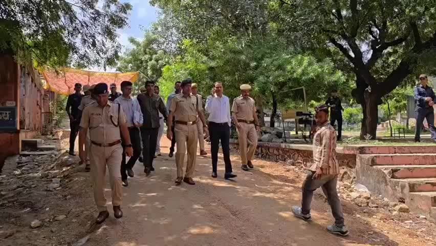 सावर: सावर में कलेक्टर और एसपी ने किया मतदान बूथों का निरीक्षण, पूर्व मंत्री ने किया मतदान, 3 बजे तक 68.07 प्रतिशत मतदान