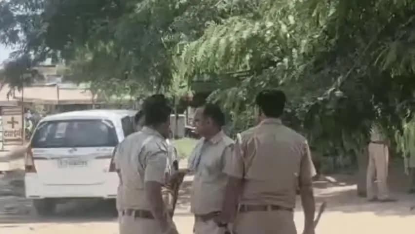 झुंझुनू: झुंझुनूं में मतदान के दौरान हंगामा और तकनीकी समस्या, दोपहर 3 बजे तक जाखल में 72.75 फीसदी वोटिंग