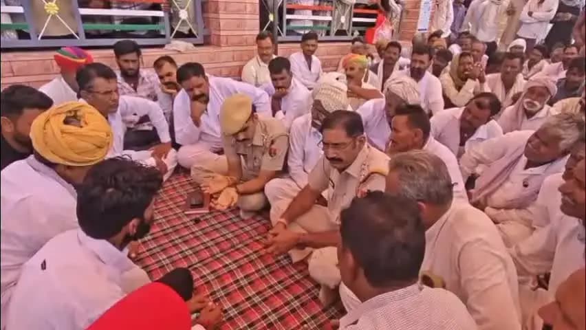 बज्जू: बज्जू में सरकारी अस्पताल के आगे धरना जारी, भीखाराम नायक की मौत को लेकर आरोपियों की गिरफ्तारी की मांग