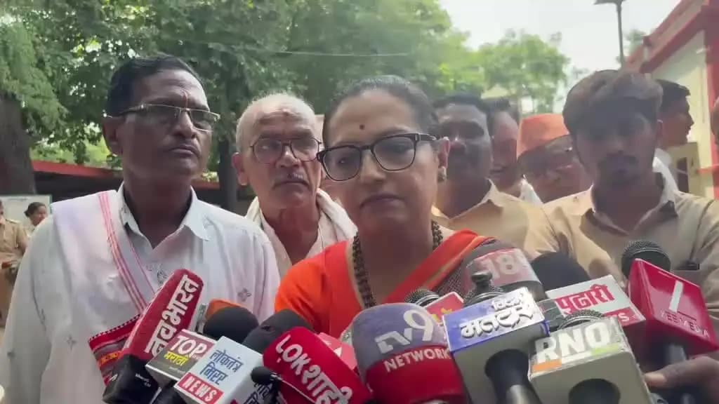अमरावती: पेपरफुटी आणि भरतीतील अनिश्चिततेमुळे विद्यार्थ्यांचे भविष्य अंधारात ; माजी मंत्री यशोमती ठाकूर
