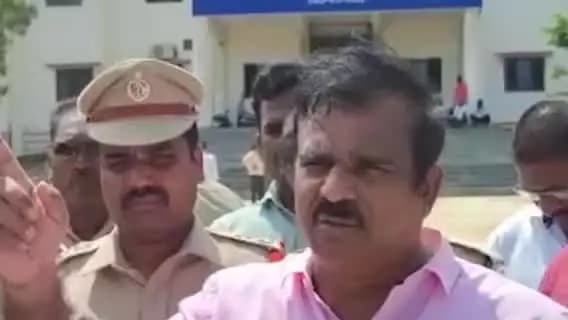 ఆందోల్: ఆందోల్ మహిళా పాలిటెక్నిక్ విద్యార్థులను నిర్బంధించడం సరికాదు: మాజీ ఎమ్మెల్యే క్రాంతి కిరణ్