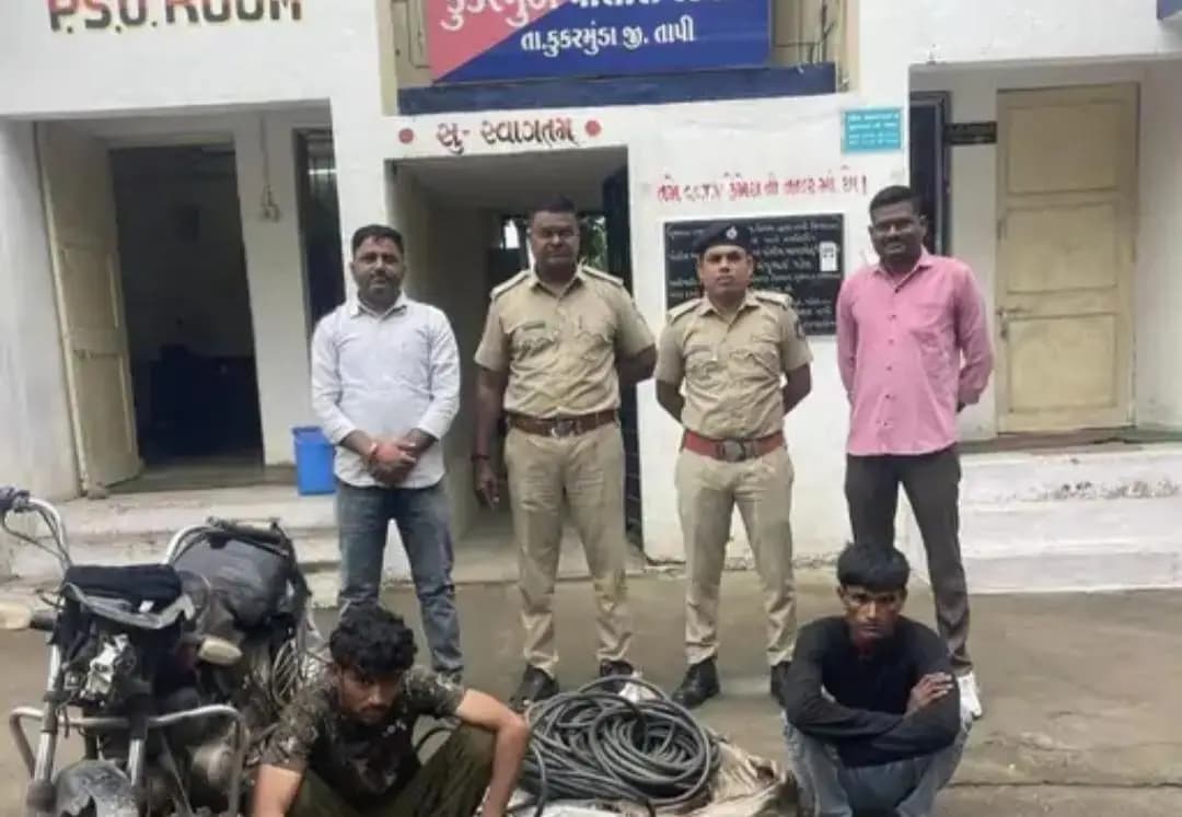 કુકરમુંડા: મોરંબા ચાર રસ્તા પરથી શંકાસ્પદ કેબલ સાથે બે શખ્સો ઝડપાયા