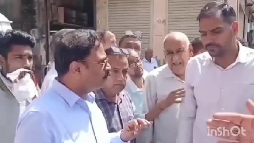 रेवाड़ी: रेवाड़ी: डीएमसी ने भाड़ावास गेट पहुंचकर नगर पार्षदों की समस्याएं सुनीं, सप्ताहभर में समाधान के निर्देश दिए