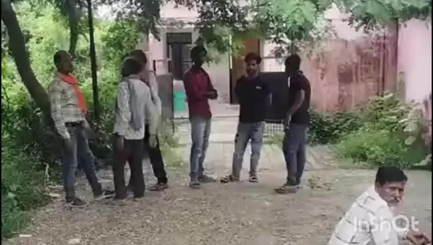 संडीला: सड़क पार कर रहे किसान को पिकअप डाले ने मारी टक्कर, ट्रामा सेंटर ले जाते समय रास्ते में हुई मौत