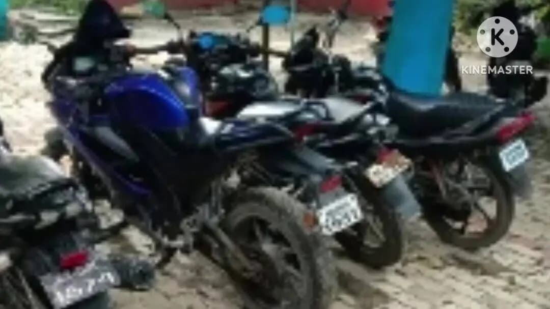 पटेढ़ी बेलसर: बेलसर पुलिस ने चोरी की बाइक के साथ दो छात्रों को किया गिरफ्तार