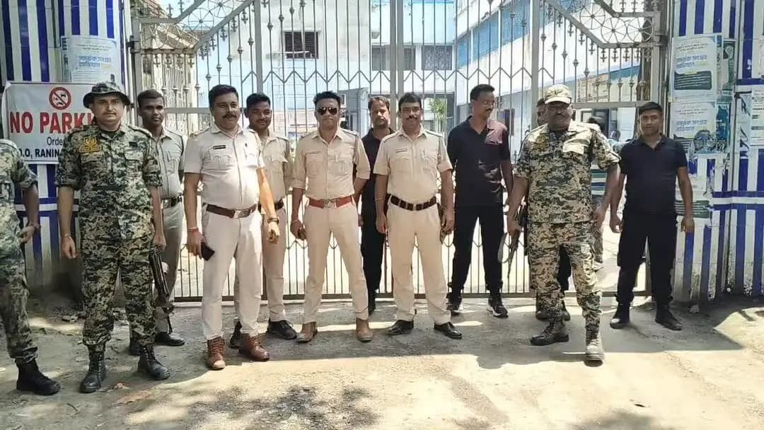 রানিনগর ২: সিপিআইএম তৃণমূল জোট সমর্থনে রানীনগর দুই নম্বর পঞ্চায়েত সমিতির নবনির্বাচিত সভাপতি হলেন তানিয়া সুলতানা।