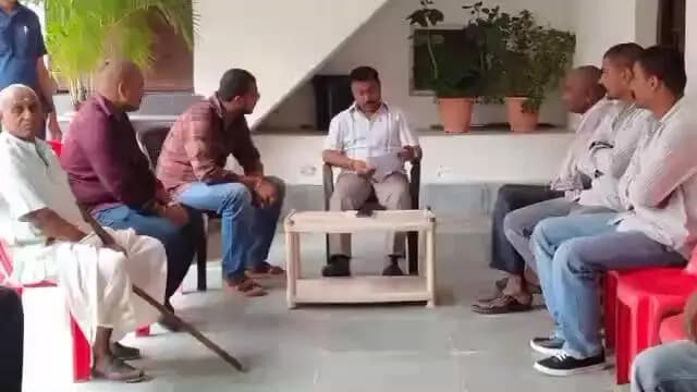 गोपद बनास: पूर्व मंत्री कमलेश्वर पटेल ने अपने निवास स्थल पर लोगों की समस्याएं सुनीं, निराकरण के दिए निर्देश