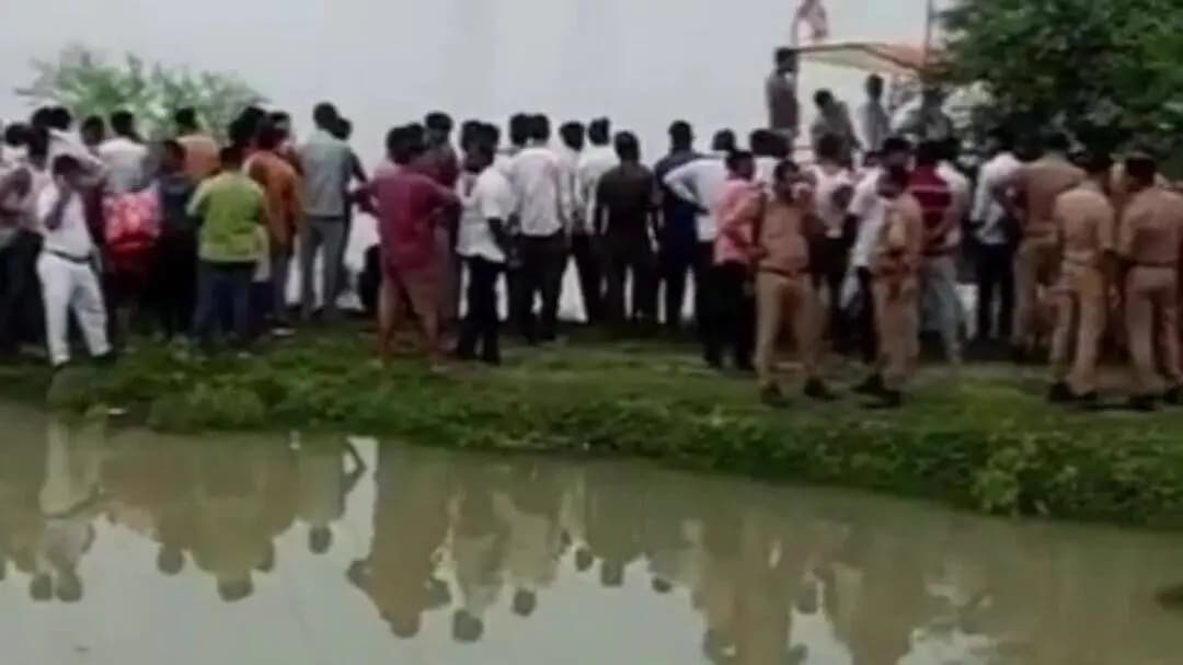 रुदौली: भैंस नहलाते समय नाना-नाती डूबे, पुलिस ने खोजबीन शुरू की