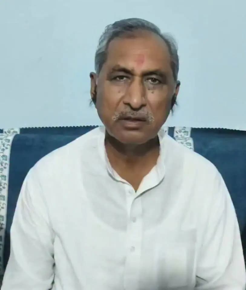 "माटी गणेश सिद्ध गणेश अभियान" के तहत राज्यसभा सांसद श्री बंसीलाल गुर्जर द्वारा मिट्टी के गणेश जी घर-घर बनाने हेतु अपील की ।
#मंदसौर
#Mandsaur