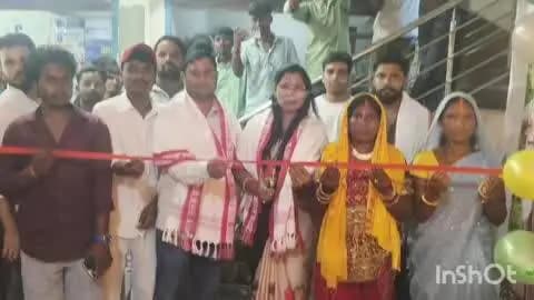 बालूमाथ: जिप उपाध्यक्ष ने बालूमाथ में वैदिक मंत्रोंचार के बीच आदिवासी फैशन दुकान का फीता काटकर किया उद्घाटन
