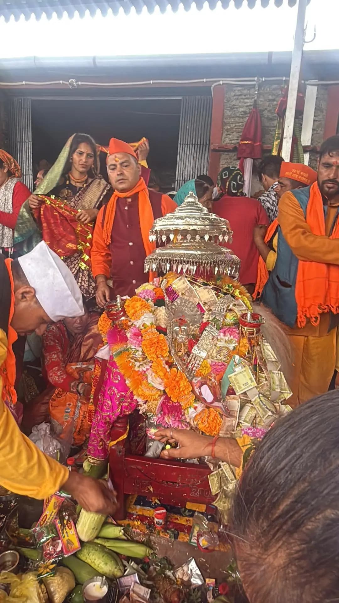 थराली: मां नंदा राजराजेश्वरी की लोकजात यात्रा पहुंची डूंगरी, भक्तों ने किया जोरदार स्वागत