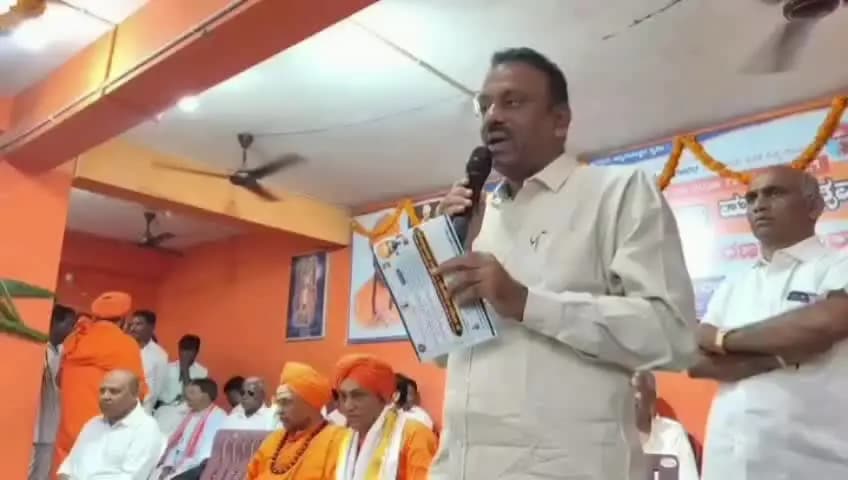 ಕುಕನೂರ: ಪಟ್ಟಣದಲ್ಲಿ ಜಗದ್ಗುರು ಅನ್ನದಾನೀಶ್ವರ ಪಂಚಕಳಸ ಮಹಾರಥೋತ್ಸವ ಕಾರ್ಯಕ್ರಮದಲ್ಲಿ ಭಾಗಿ; ಸಂಸದ ರಾಜಶೇಖರ ಹಿಟ್ನಾಳ