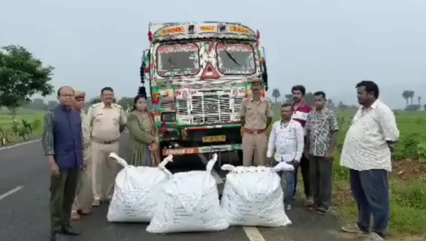 ବୌଦ୍ଧ ସଦର: ଭବାନୀପୁର୍ ନିକଟରୁ ଟ୍ରକରେ ଚାଲାଣ ବେଳେ 120 କେଜି ଗଞ୍ଜେଇ ଜବତ, ଡ୍ରାଇଭର ଫେରାର