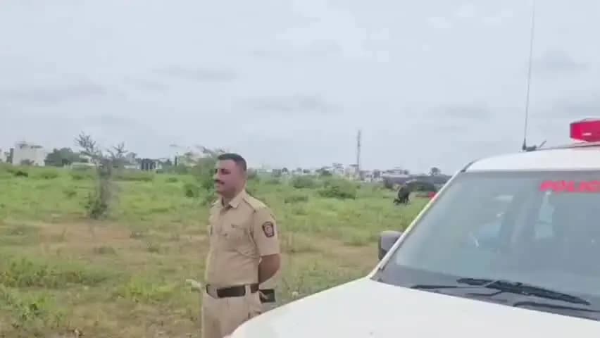 जालना: फरार गुटखा आरोपीच्या मुसक्या आवळल्या; राजूरमध्ये 1 कोटी 35 लाखांचा मुद्देमाल जप्त; राजूरमध्ये एसपी पथकाची धडक
