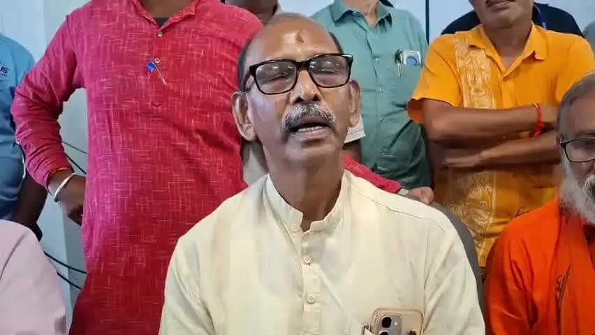 সিউড়ি ১: সিউড়ি সদর হাসপাতাল পরিদর্শন শেষে সাংবাদিকদের মুখোমুখি হলেন রাজ্যের মন্ত্রী