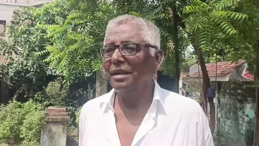 শান্তিপুর: পৌরসভার ইজ্ঞিনিয়ার আমার নামে মিথ্যা অপবাদ দিচ্ছে বলছেন শান্তিপুরের প্রবীণ কাউনসিলার
