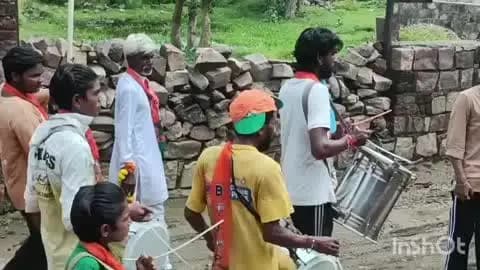 अटरू: अटरू में काँग्रेस के कय्यूम कबाड़ी और भाजपा के मुकेश मिश्रा ने गले मिले