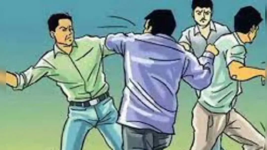 सांगोला: बलवडीत महिलेला काठीने, लाथाबुक्क्यांनी मारहाण; सांगोला पोलीस ठाण्यात गुन्हा दाखल