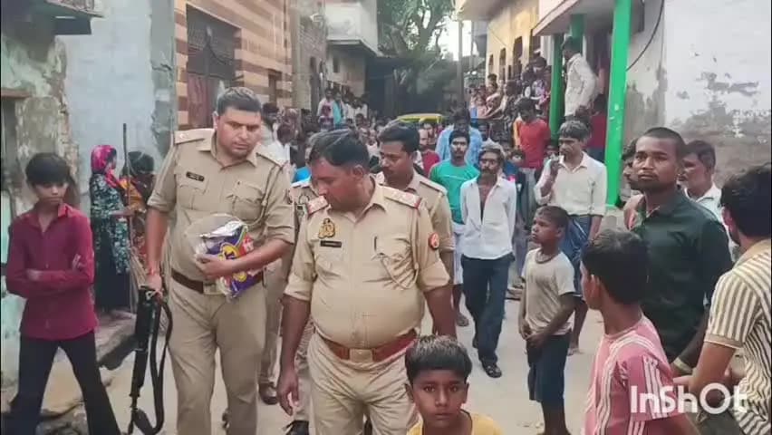 जलेसर: जलेसर के सराय खानम में 32 साल की महिला ने फांसी लगाकर आत्महत्या की, शव बल्ली पर लटका मिला, पुलिस जांच में जुटी